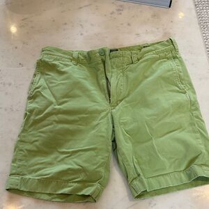J crew green shorts!!🎾💚🍋‍🟩